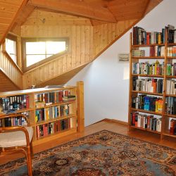 Obergeschoss - Flur & Bibliothek