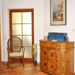 Ferienhaus Zirbe | Rickenbach-Egg im Hotzenwald: Erdgeschoss - Diele mit Schuhschrank