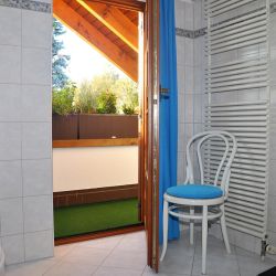 Obergeschoss - Bad mit Ausgang zum Balkon